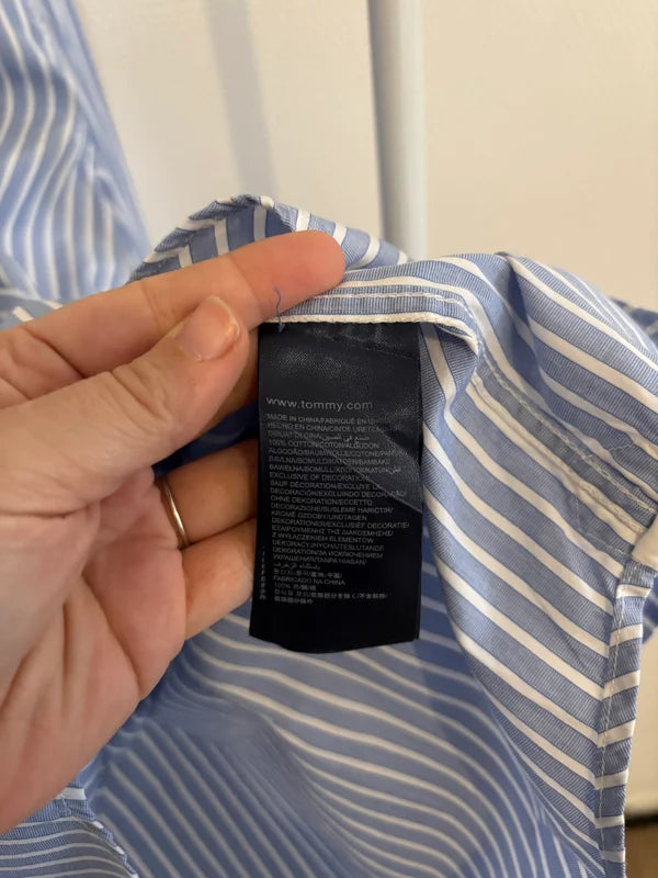 Lichtblauw gestreept hemd