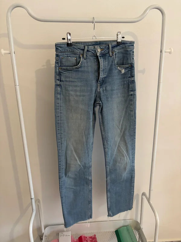 Lichtblauwe jeansbroek