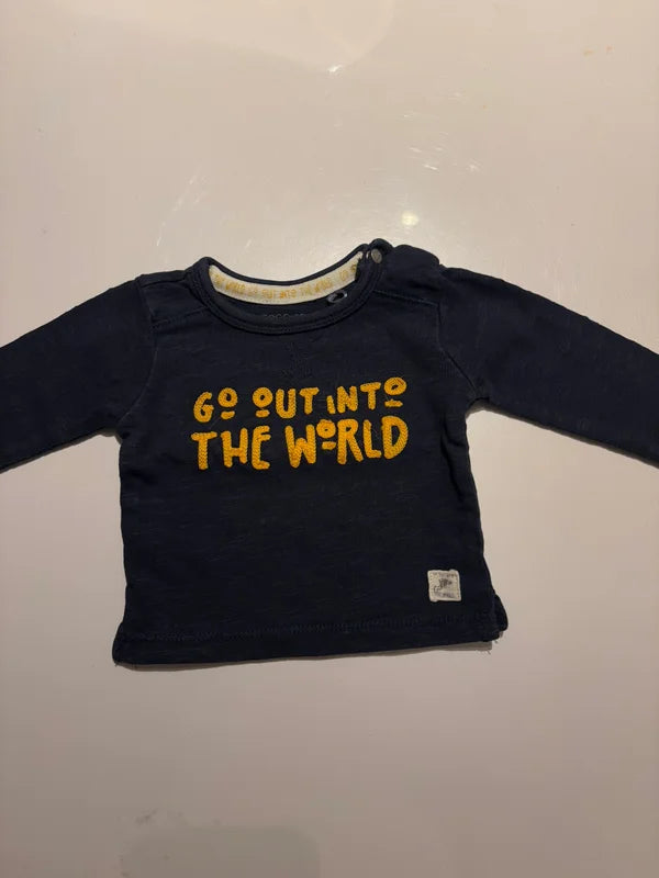 Marineblauwe longsleeve "Go out into the world"