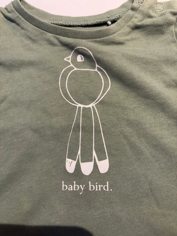 Setje: groene longsleeve en bruine jeansbroek