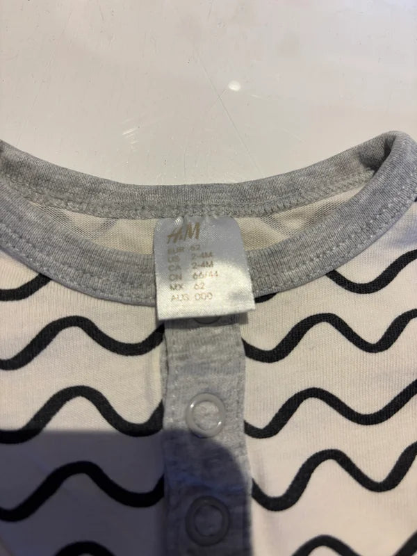 Gestreepte eendelige pyjama